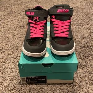 Girls Nike Mogan Mid 2JR B